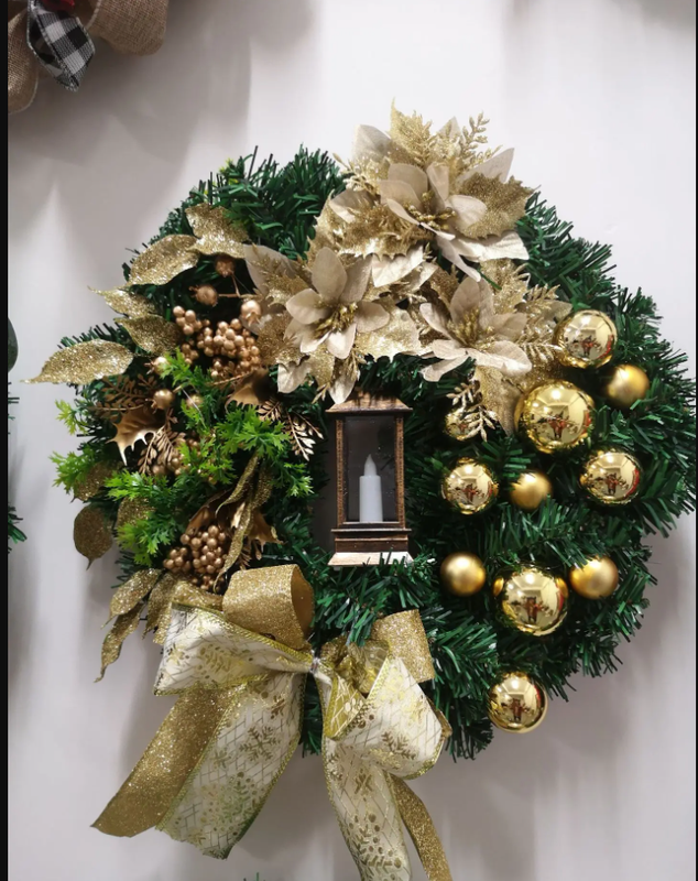 Snowman Fruit and Nut Christmas Wreath, 45 cm