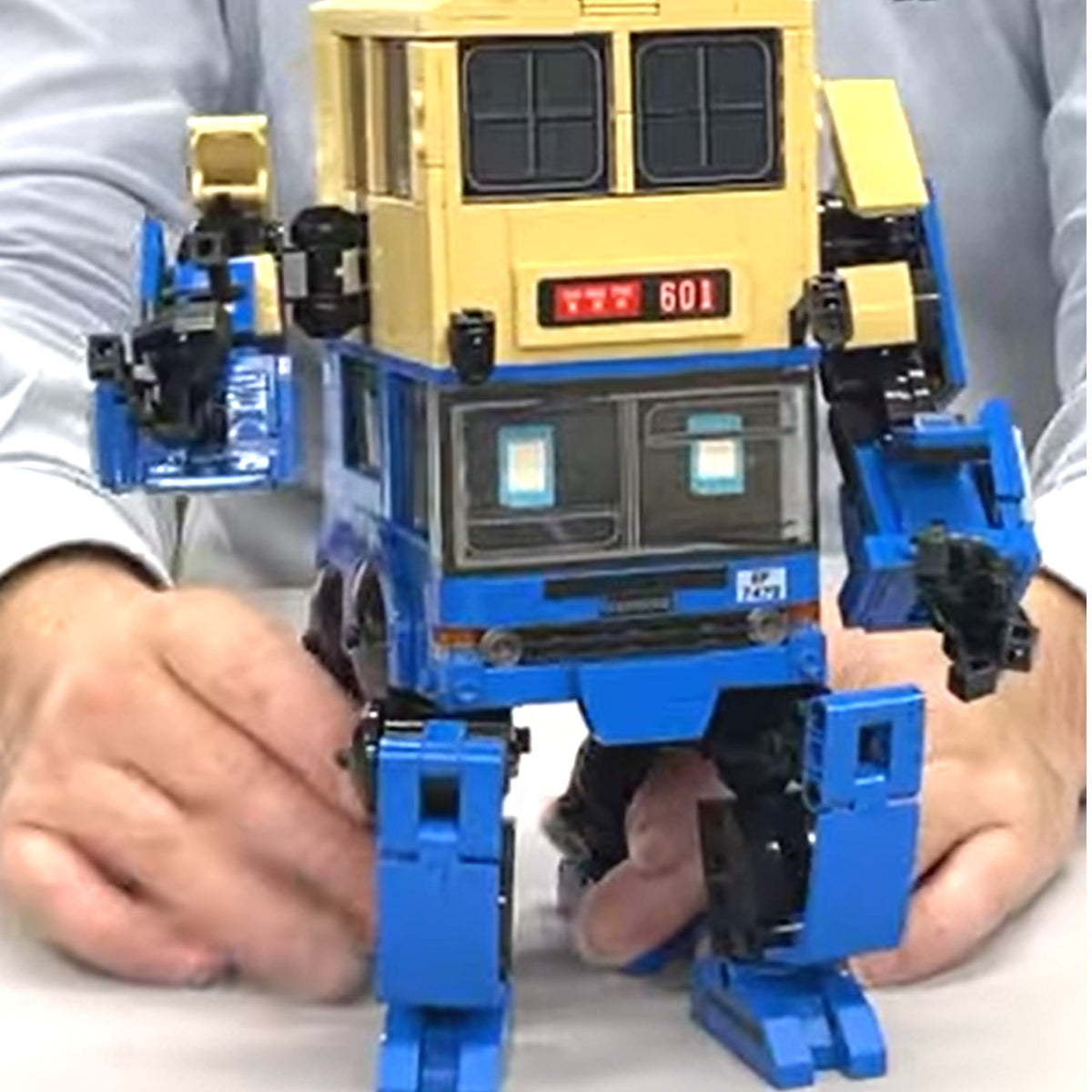 Kalos Hong Kong Machines Robot Bus Dennis Building Block Set 786pcs