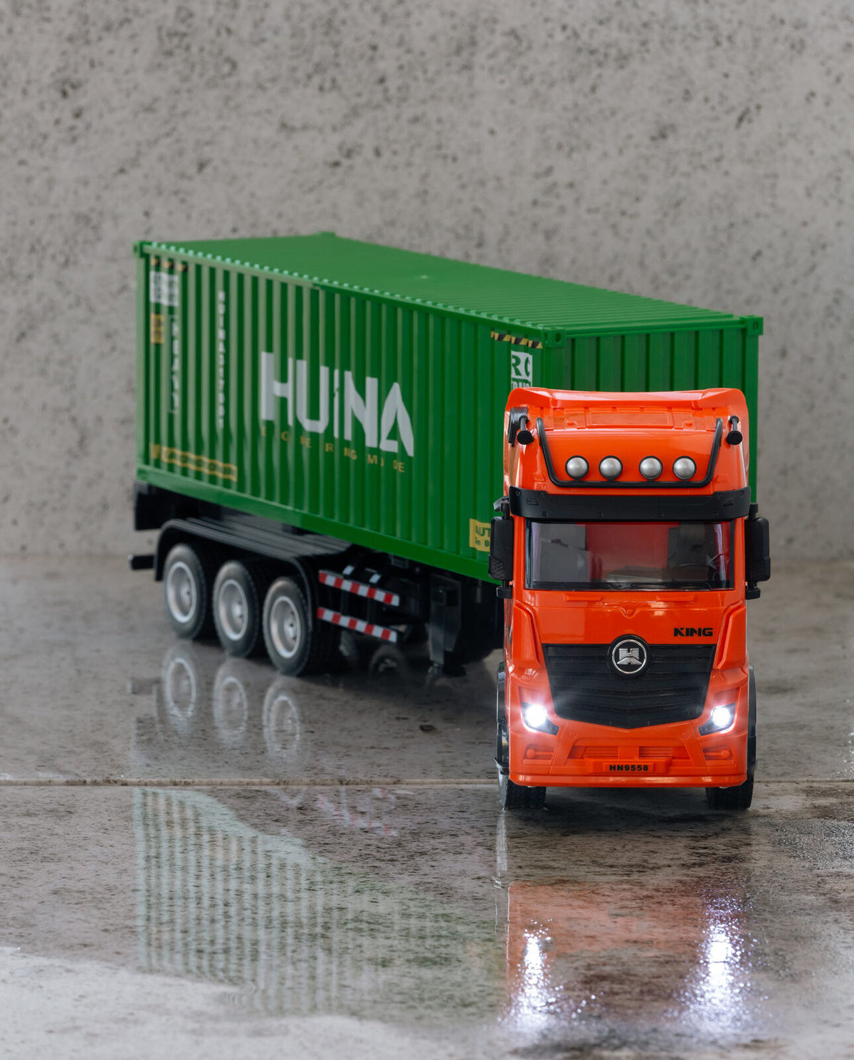 1:18 Scale 9-Channel Alloy Remote Control Container Truck