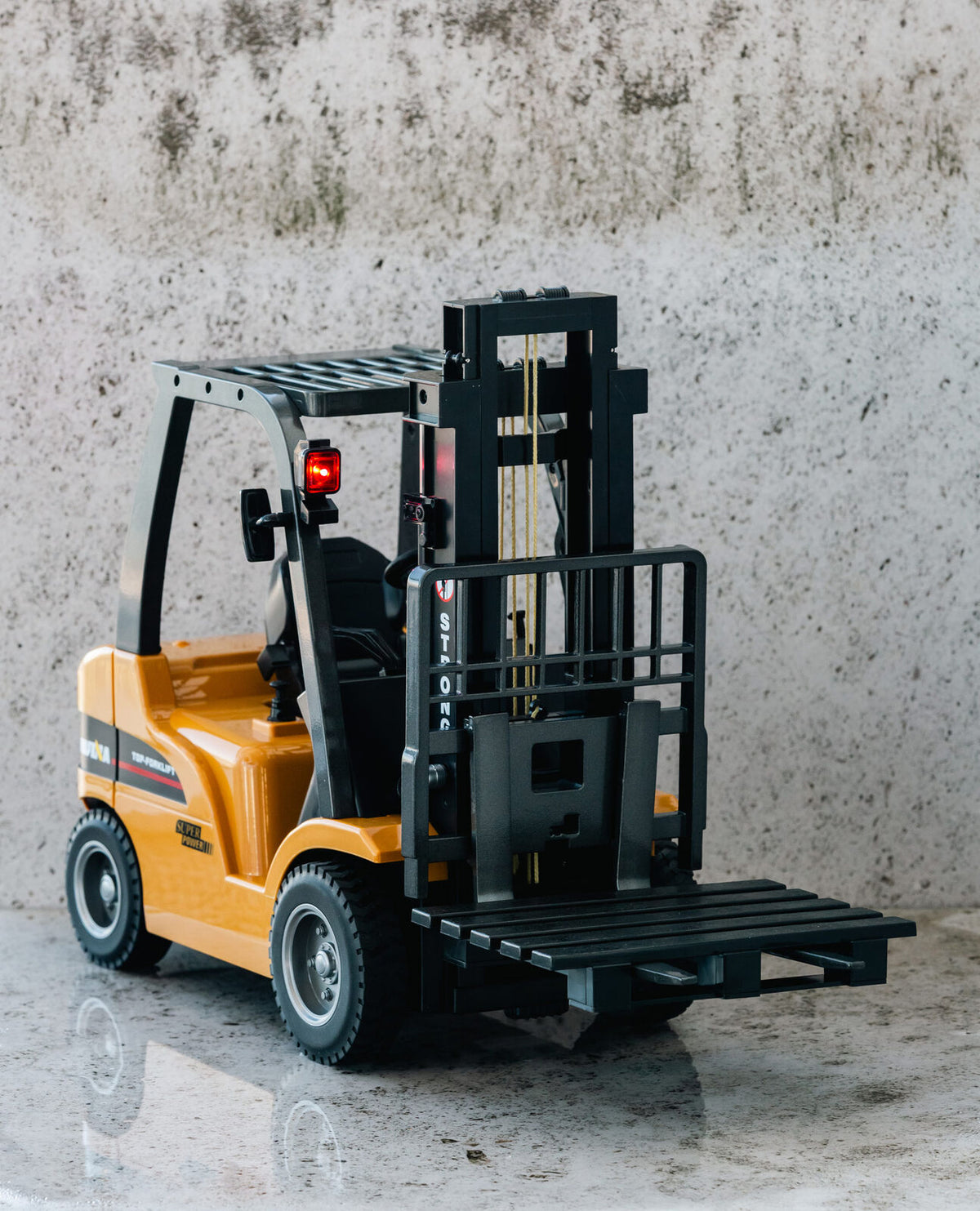 1:10 Scale 2.4G 8-Channel Metal Remote Control Forklift Construction