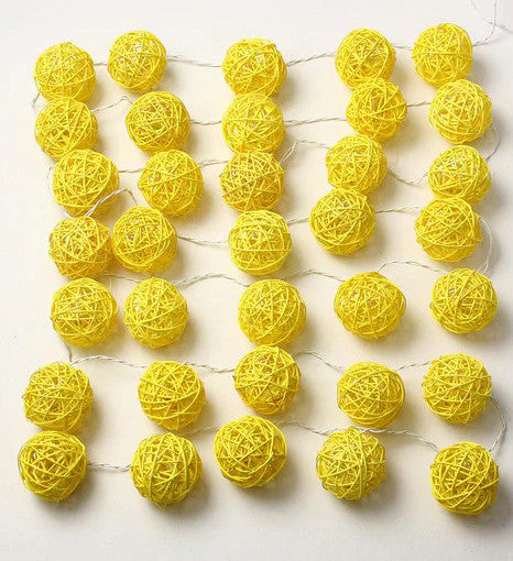 1 Set of Yellow 5cm Rattan Cane 20 Ball Battery Power 3m String