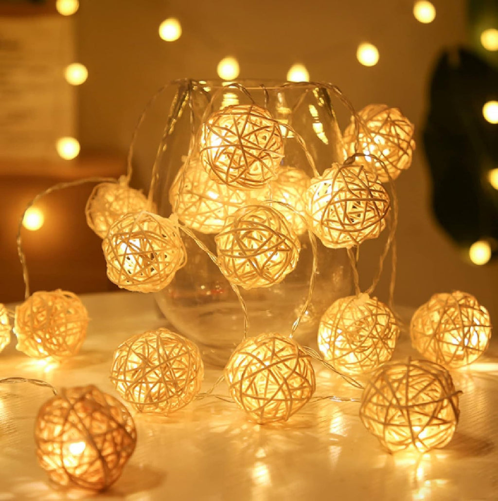 1 Set of Yellow 5cm Rattan Cane 20 Ball Battery Power 3m String