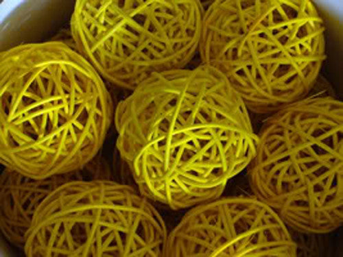 1 Set of Yellow 5cm Rattan Cane 20 Ball Battery Power 3m String
