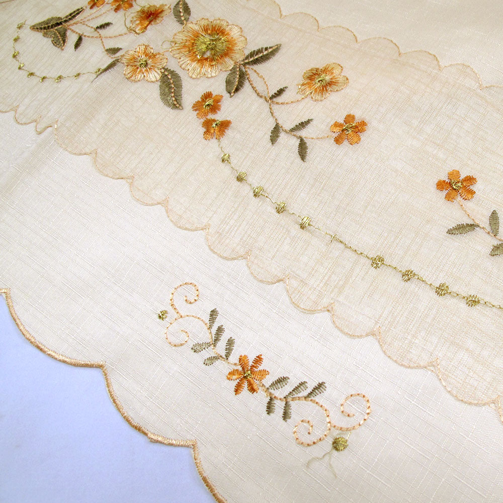 Embroidered Daisy Table Linen Set, 7 Pieces