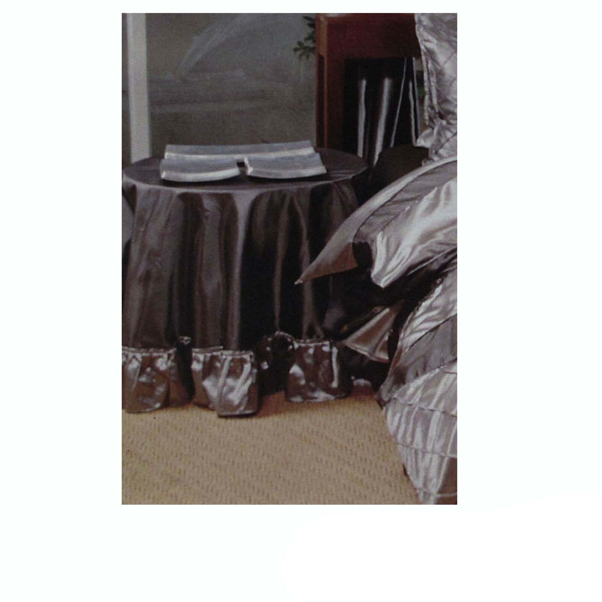Boudoir Caledonia Black Silver Round Tablecloth, 180 cm