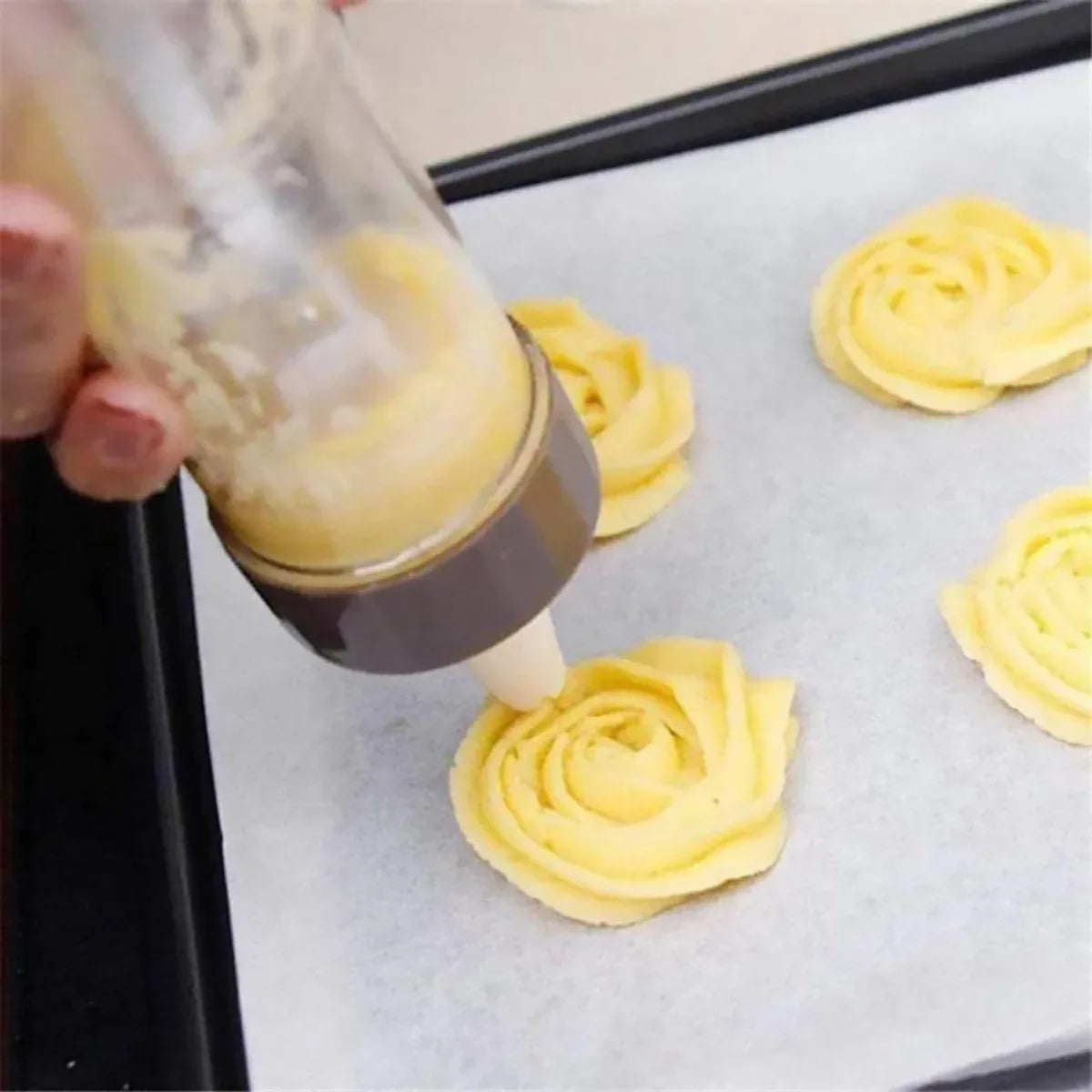 Manual Cookie Press and Decorating Kit, 20 Pieces