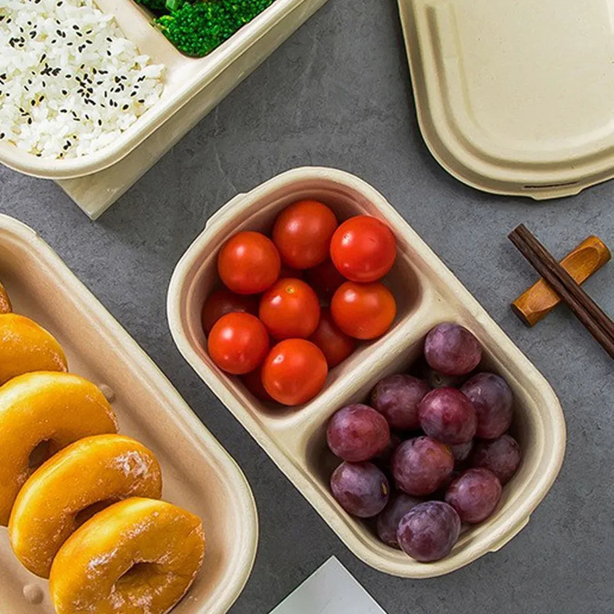 Two-Compartment Pulp Meal Boxes with Lids, 50 Pack