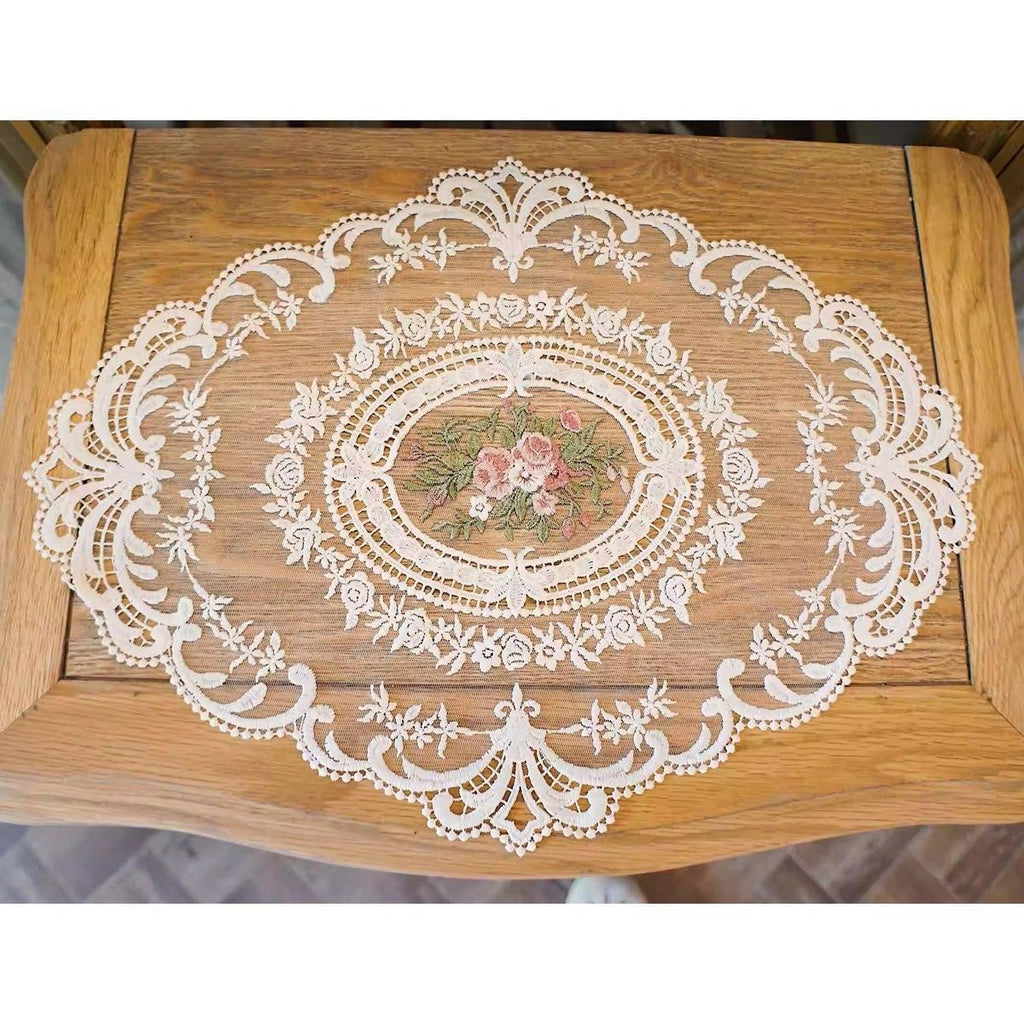 Retro Lace Oval Placemats, Pack of 4, 31 x 42 cm
