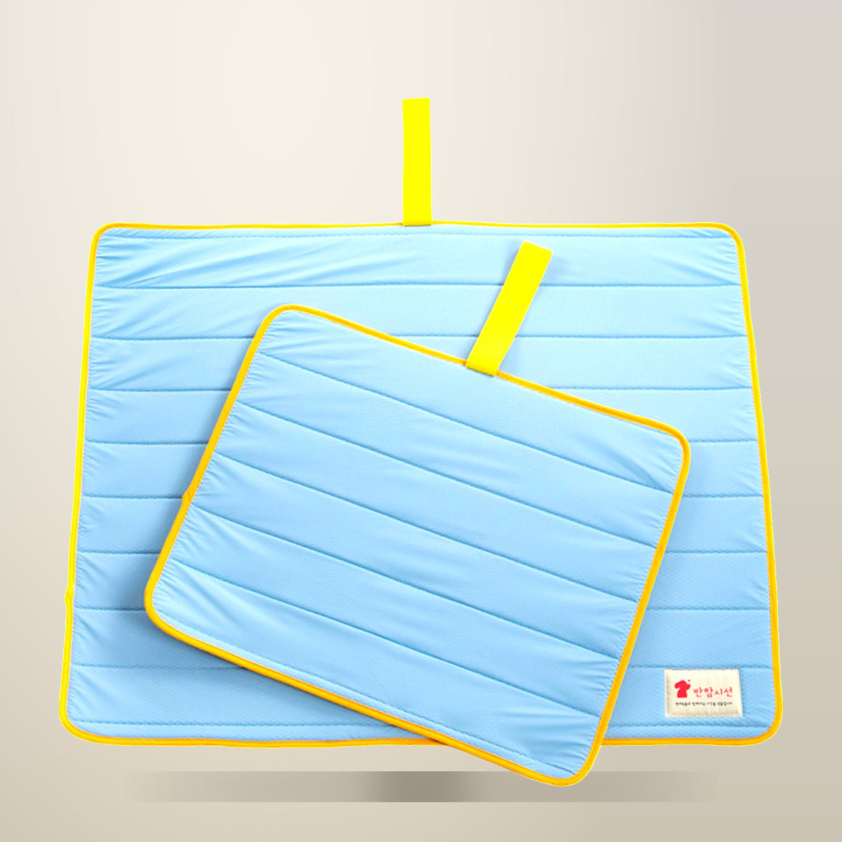 Banhamsisun Pet Cooling Mat, Size M, Blue, on a plain cream background